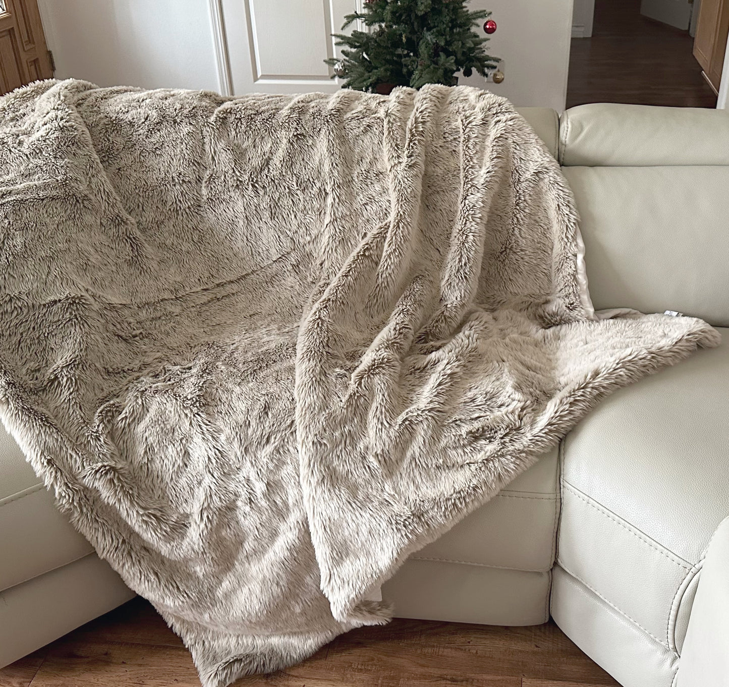 Times Square Faux Fur Throw (Edition Hotel) 60x70”
