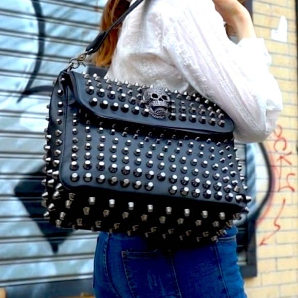 NWT S Carlton Skull and Stud Crossbody Bag
