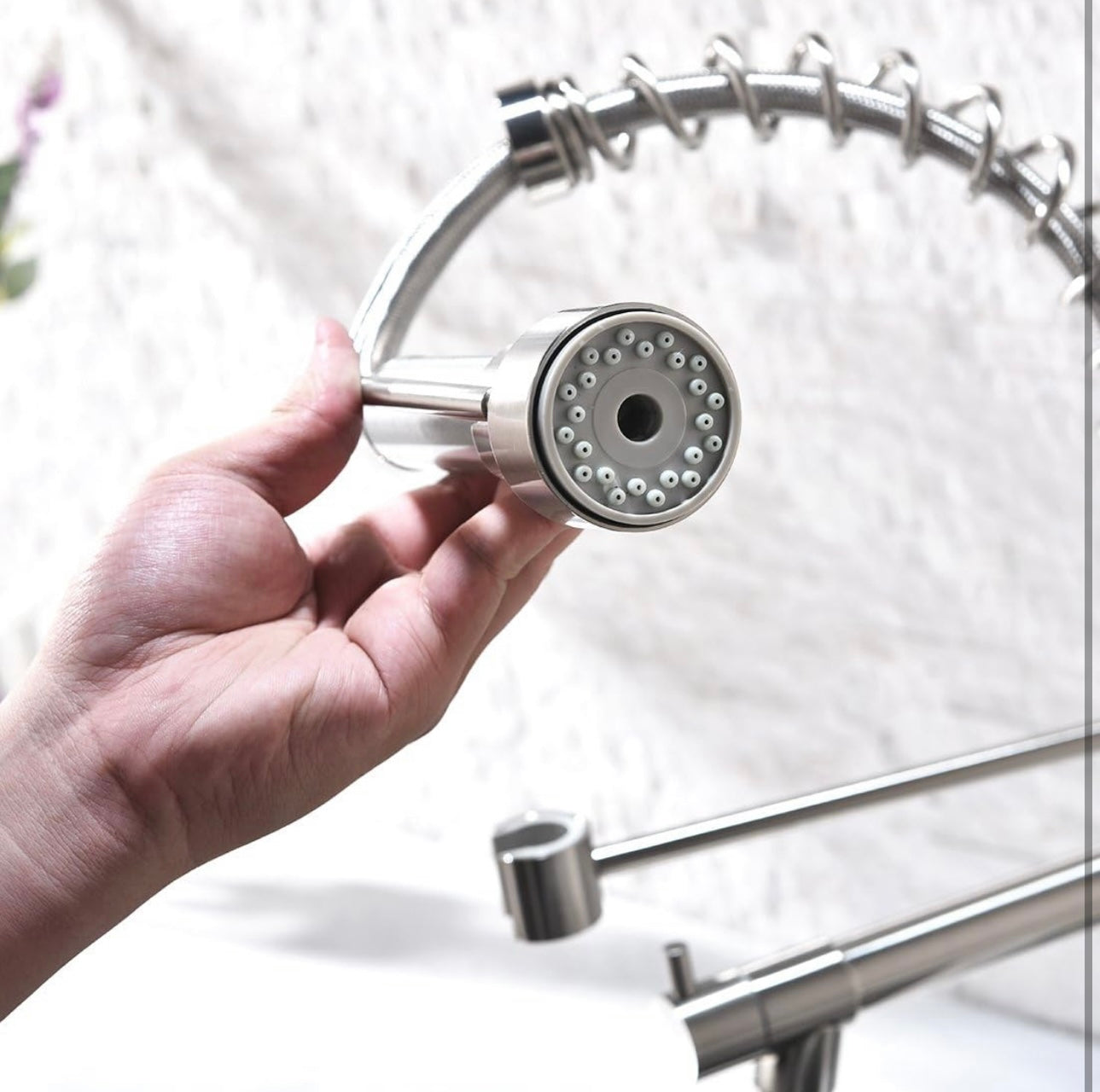 Contemporary Kitchen Sink Faucet,Single Handle Stainless Steel Kitchen Faucets with Pull Down Sprayer,Brushed Nickel