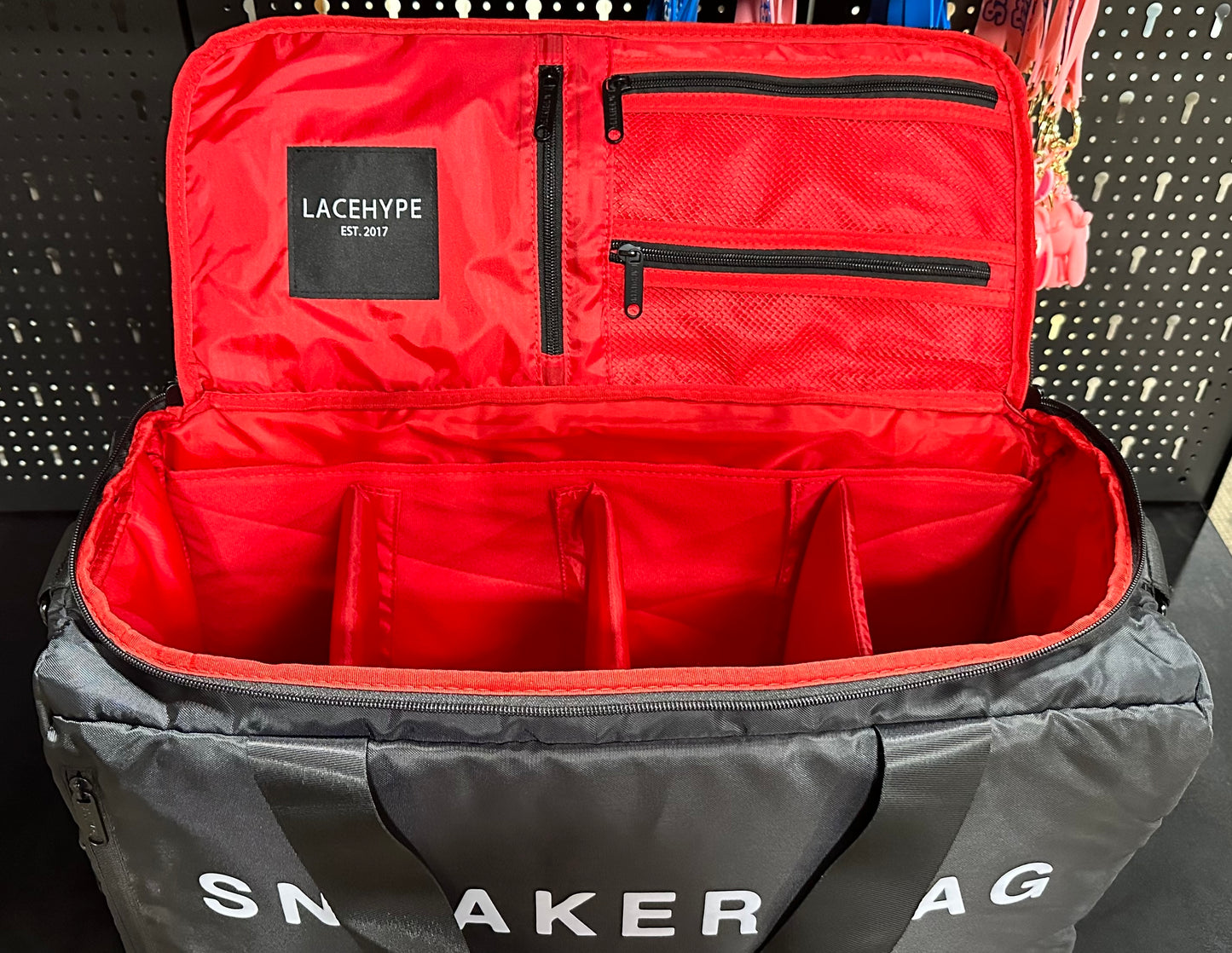 Sneaker Bag, Duffel Bag, Gym Training Bag, Travel Bag, Basketball Bag, Footbal Bag with 3 adjustable compartment dividers (Black/red "Sneaker Bag)