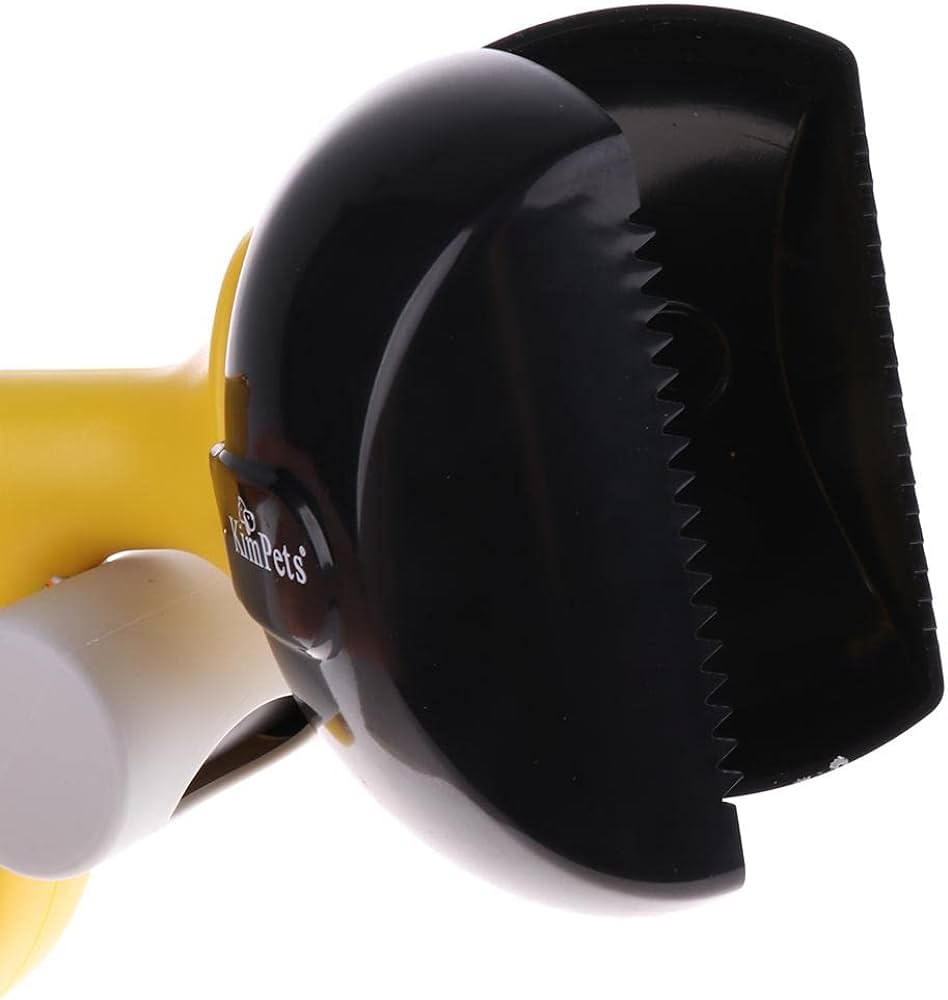 Pet Toilet Picker Portable Dog Poop Toilet Picker with Garbage Bag Pet Toilet Clip Outdoor Portable Garbage Cleaner Tool Dog Poop With Spring (Yellow)