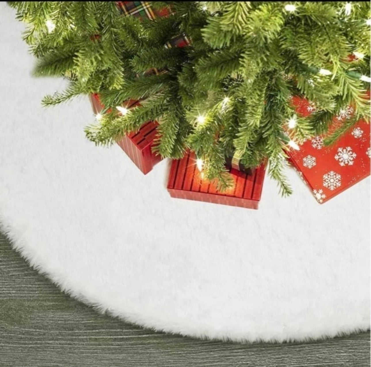 Christmas Tree Skirt 48 inch Large Snowy White Luxury Faux Fur Holiday Party